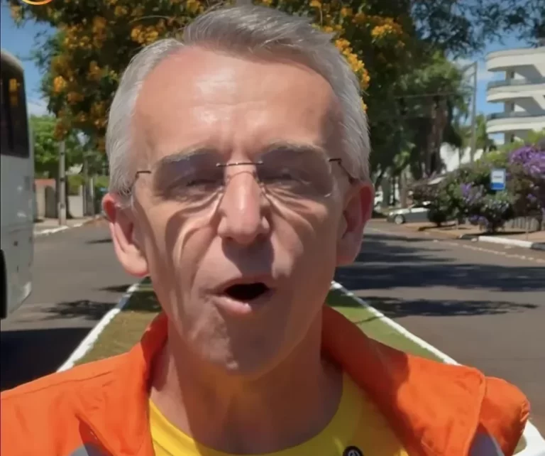 Secretário de SC convocou ato com colete da Defesa Civil