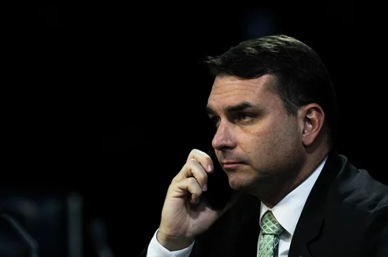 TJ-RJ negou tentativa de retomada do caso ‘rachadinha’ contra Flávio Bolsonaro
