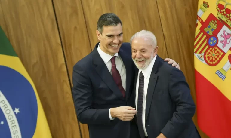 Lula conversa com Pedro Sánchez e reforça compromisso com paz