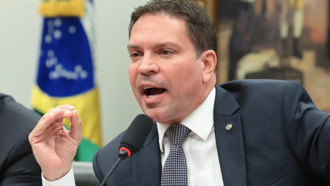 Ramagem tinha visto expirado e está sujeito a deportação, diz governo dos EUA Ramagem tinha visto expirado e está sujeito a deportação, diz governo dos EUA